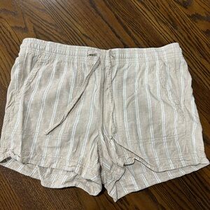 Reitmans Linen Shorts size 10 regular